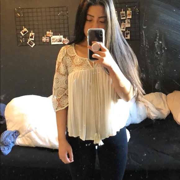 White lace flowy top - Picture 2 of 5